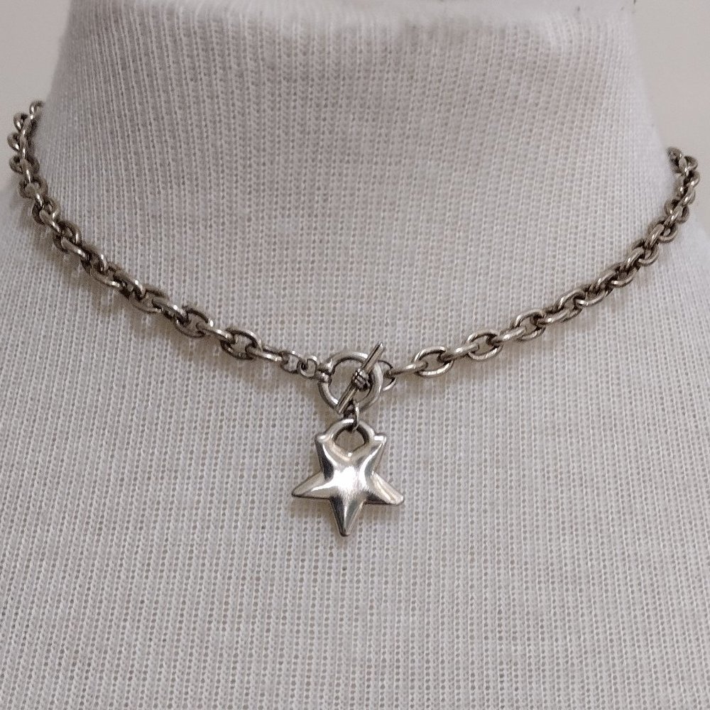 Silver Tone with Star Pendant Choker